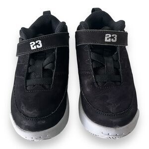 Nike Air Jordan Max Aura 3 Toddler 9C Black White DA8023-002 Sneakers